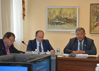 Областные парламентарии предложили расширить меры поддержки для работающих в сельской местности  граждан